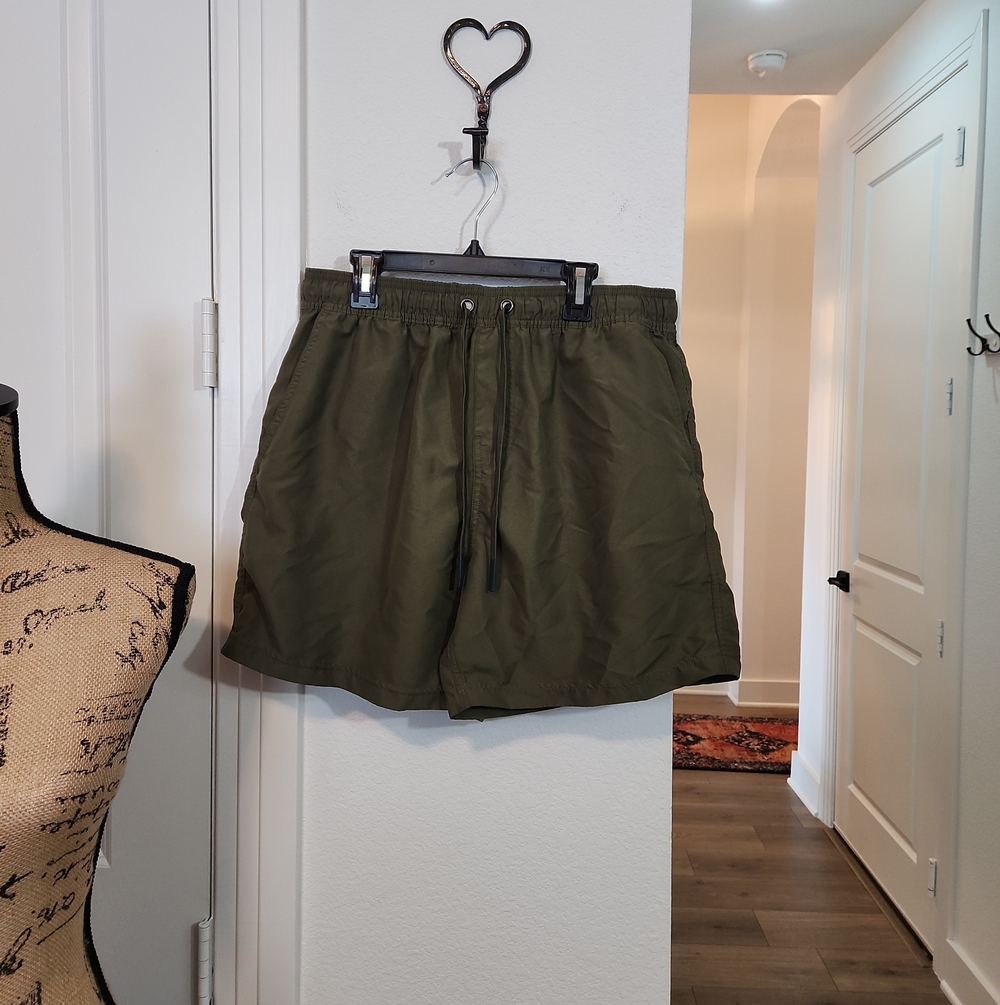 Men's Athletic Drawstring Shorts in Olive Green